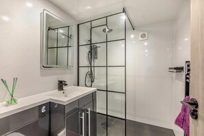 Towels - 1 Bed in Cockermouth (oc-s31514) (Setmurthy)
