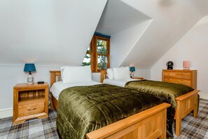 Iron/ironing board, travel cot, free WiFi, bed sheets - 3 Bed in Huntly (oc-g31733) (Huntly)