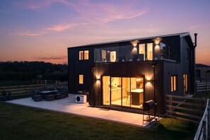 Exterior - 4 Bed in Crosby (oc-b31135) (Northallerton)