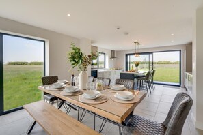 Dining - 4 Bed in Crosby (oc-b31135) (Northallerton)