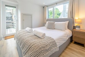 Travel crib, free WiFi, bed sheets - 4 Bed in St. Ives (oc-p31118) (Saint Ives)