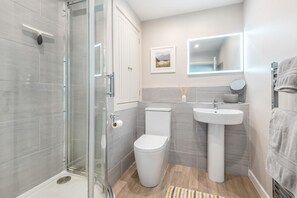 Towels - 2 Bed in Braithwaite (oc-p31730) (Braithwaite)