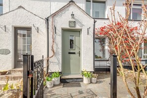 Exterior detail - 2 Bed in Braithwaite (oc-p31730) (Braithwaite)