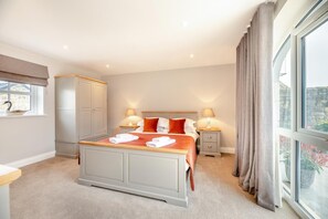 Bügeleisen/Bügelbrett, kostenloses WLAN, Bettwäsche