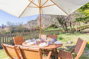 Outdoor dining - 3 Bed in Avoch (oc-c31805) (Avoch)