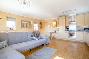 TV - 2 Bed in Whitby (oc-h31801) (Whitby)