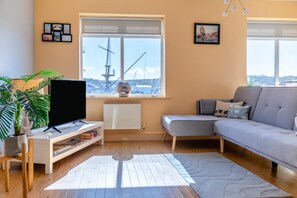 TV - 2 Bed in Whitby (oc-h31801) (Whitby)