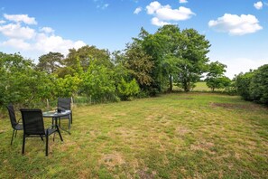 Outdoor dining - 2 Bed in Reedham (oc-c31116) (Haddiscoe)