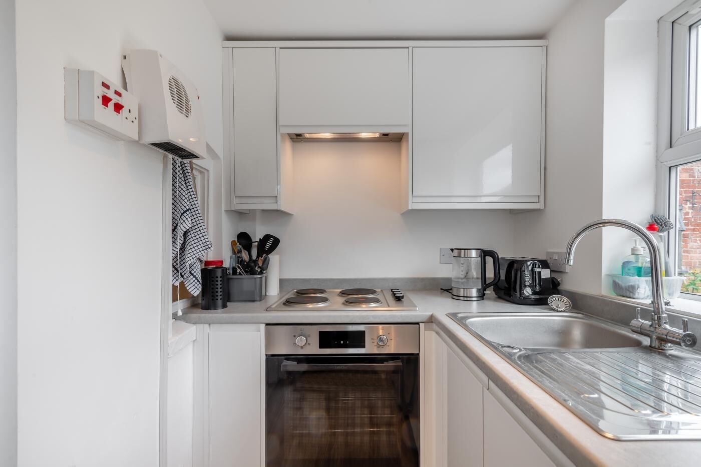 فرن، غسالة أطباق، مستلزمات طهي/أطباق/أوعية