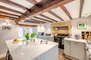 Microwave, oven, dishwasher, highchair - 4 Bed in Cartmel (oc-d31802) (Cartmel)