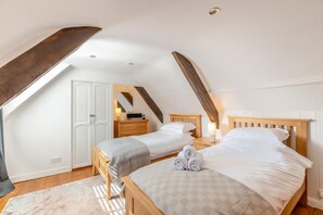 3 bedrooms, iron/ironing board, free WiFi, bed sheets - 3 Bed in Wooler (oc-m31820) (Wooler)