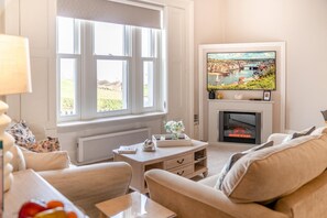 TV - 2 Bed in Whitby (oc-e31738) (Whitby)
