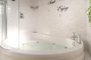 Towels - 2 Bed in Whitby (oc-e31738) (Whitby)