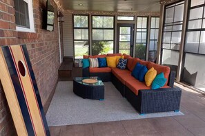 Property grounds - Southern Comfort with pool in Muscle Shoals. (Muscle Shoals)