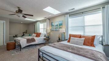 3 bedrooms, iron/ironing board, free WiFi, bed sheets