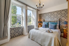 Free WiFi, bed sheets - 4 Bed in Windermere (oc-o31130) (Windermere)