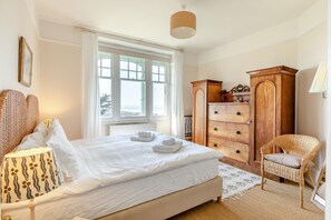 Silitysrauta/-lauta, ilmainen Wi-Fi, vuodevaatteet