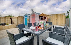 Outdoor dining - 3 Bed in Seahouses (oc-a25555) (Seahouses)