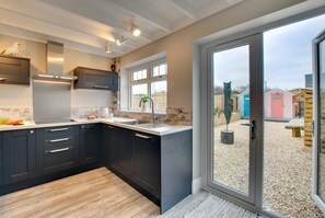 Microwave, oven, dishwasher, cookware/dishes/utensils - 3 Bed in Seahouses (oc-a25555) (Seahouses)