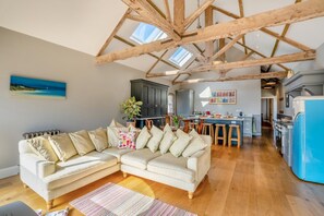 TV - 2 Bed in Kirkby Fleetham (oc-h31799) (Kirkby Fleetham)