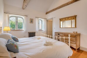 Silitysrauta/-lauta, ilmainen Wi-Fi, vuodevaatteet