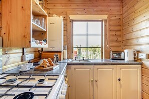 Microwave, oven, dishwasher, cookware/dishes/utensils