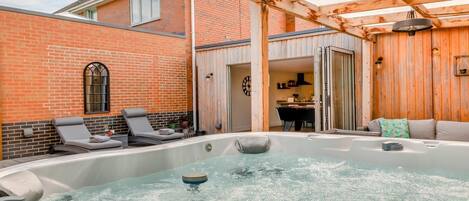 Bain à remous extérieur