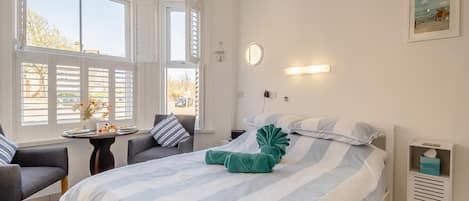 Iron/ironing board, free WiFi, bed sheets