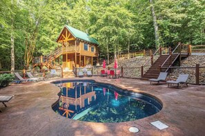 Indoor pool, a heated pool - Swimming In Views | Indoor Pool • Hot Tub • Pets (Sevierville)