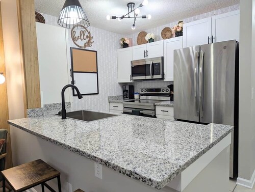 Rucker's Retreat 2 BR Townhouse *Pool* 5 min to Fort Rucker