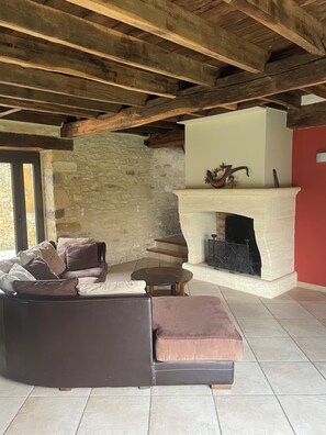 Interior - Grange des Endrevis (Saint-André-d'Allas)