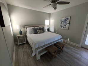 3 slaapkamers, een strijkplank/strijkijzer, wifi
