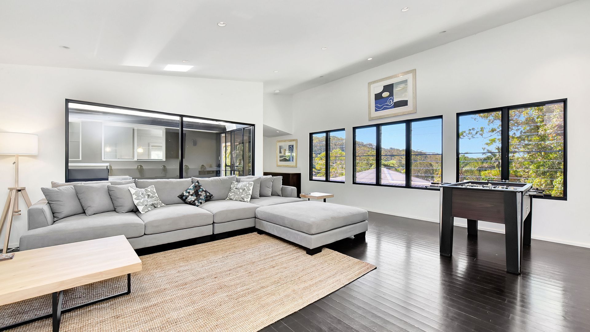 Smart TV, fireplace, stereo