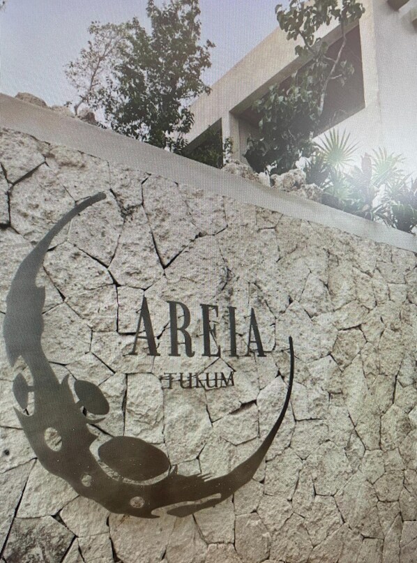 Exterior detail - Cozy 1-bedroom spacious studio in lovely La Veleta, Tulum with AC (La Veleta, Tulum)