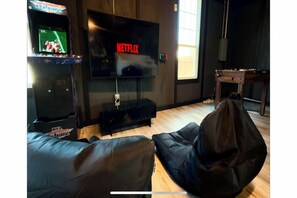 Games room - Walk to FIFA World Cup/Rangers/AT&T Stadium / Game Room (Arlington)