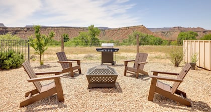 Lux Zion Dark Sky Sanctuary: Hot Tub & Fire Pit