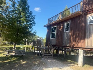 Exterior - Cosy Retreat Home with deck.Pet friendly!- Pines (Tomball)