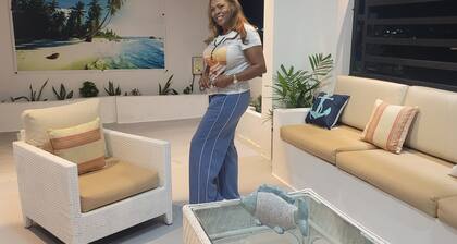 OCEAN FRONT 4 BED ROOM FABULOSE APT. ESPECTACULAR OCEAN VIEWS. With POOL.