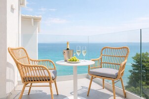 Deluxe Suite, 1 Queen Bed with Sofa bed, Balcony, Sea View | Premium bedding, down comforters, Select Comfort beds, minibar