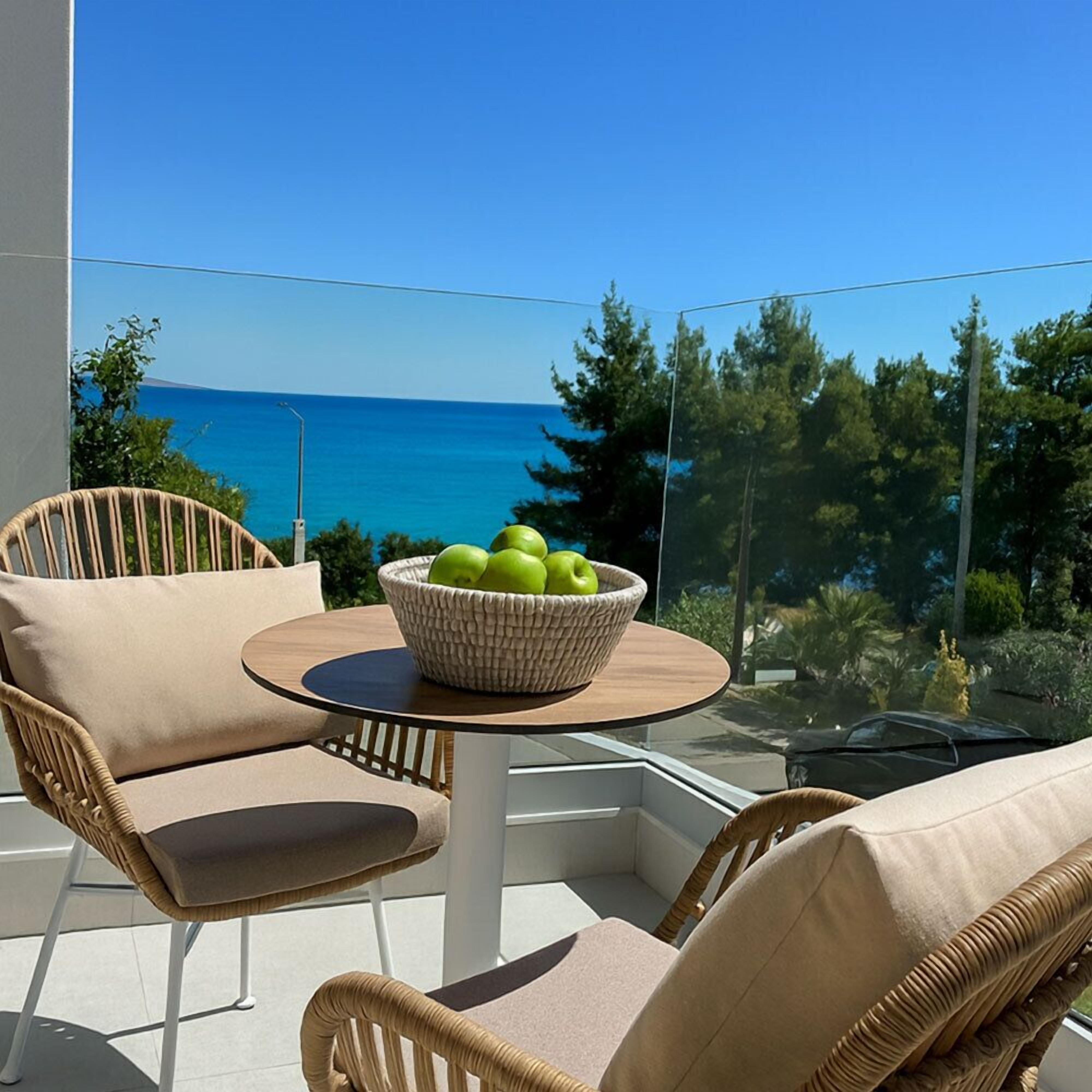 Deluxe Suite, 1 Queen Bed with Sofa bed, Sea View, Garden Area | Premium bedding, down comforters, Select Comfort beds, minibar