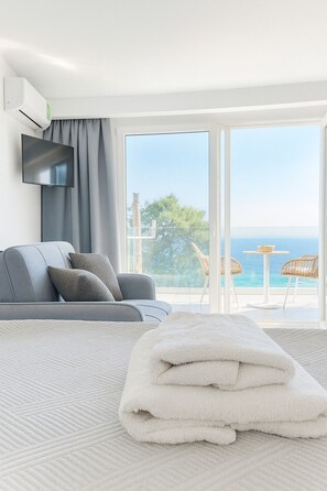 أغطية فراش متميزة وألحفة محشوة بالريش وأسرّة سليكت كومفورت وميني بار