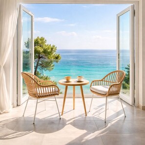 Premium bedding, down duvets, Select Comfort beds, minibar - Gloria Luxury Suites (Kassandra)