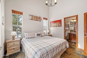 Free WiFi, bed sheets - Trailside Haven: Ski-In/Ski-Out 2BR + Loft w/ Mountain Views (Granby)