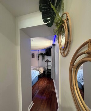 2 chambres, fer et planche à repasser, Wi-Fi, draps fournis