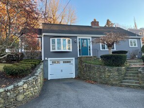 Exterior - NEW LISTING! Newly-updated, comfy 3BR house minutes from Humarock Beach (Marshfield)