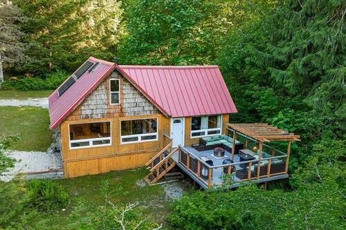 Misty Mountain Cabin-2 bed, 1 bath, mountain views and large deck