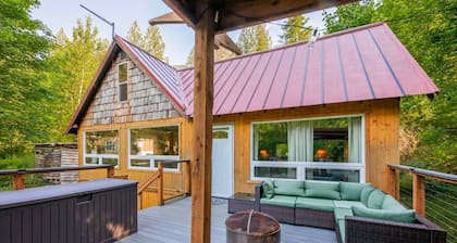 Misty Mountain Cabin-2 bed, 1 bath, mountain views and large deck