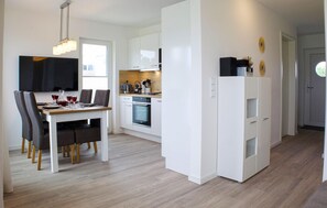 Fridge, microwave, stovetop, dishwasher - Lovely home in Butjadingen with sauna (Butjadingen)