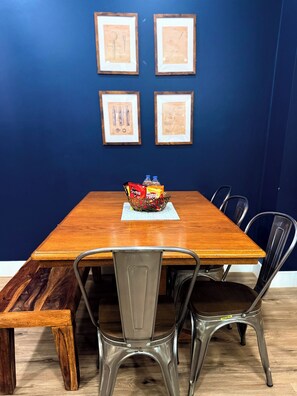 Dining - Remodeled 3BR 2B • 15 min to OSU • Near Top Hospitals • Nightlife • Quiet Area (Powell)