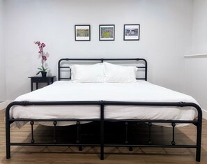 Iron/ironing board, free WiFi, bed sheets - Remodeled 3BR 2B • 15 min to OSU • Near Top Hospitals • Nightlife • Quiet Area (Powell)